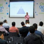 disrupt-agile-day-2018 foto apresentador no palco